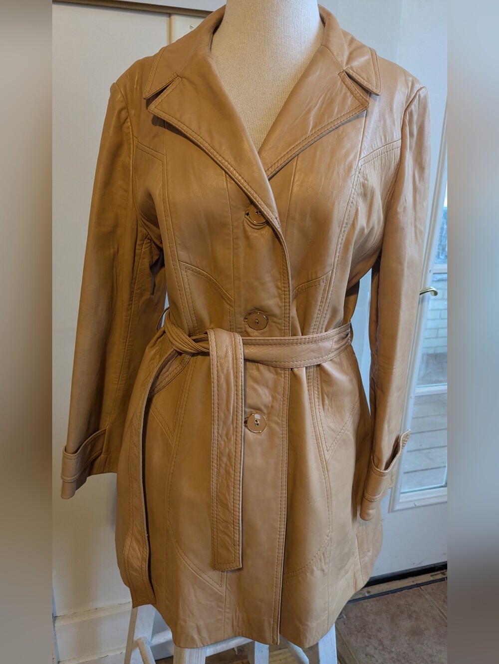 Vintage Women’s Tan Leather Trench Coat with Belt